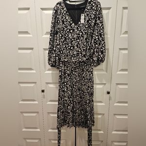 Lane Bryant V-neck, black & white floral, midi pleated dress, size 24